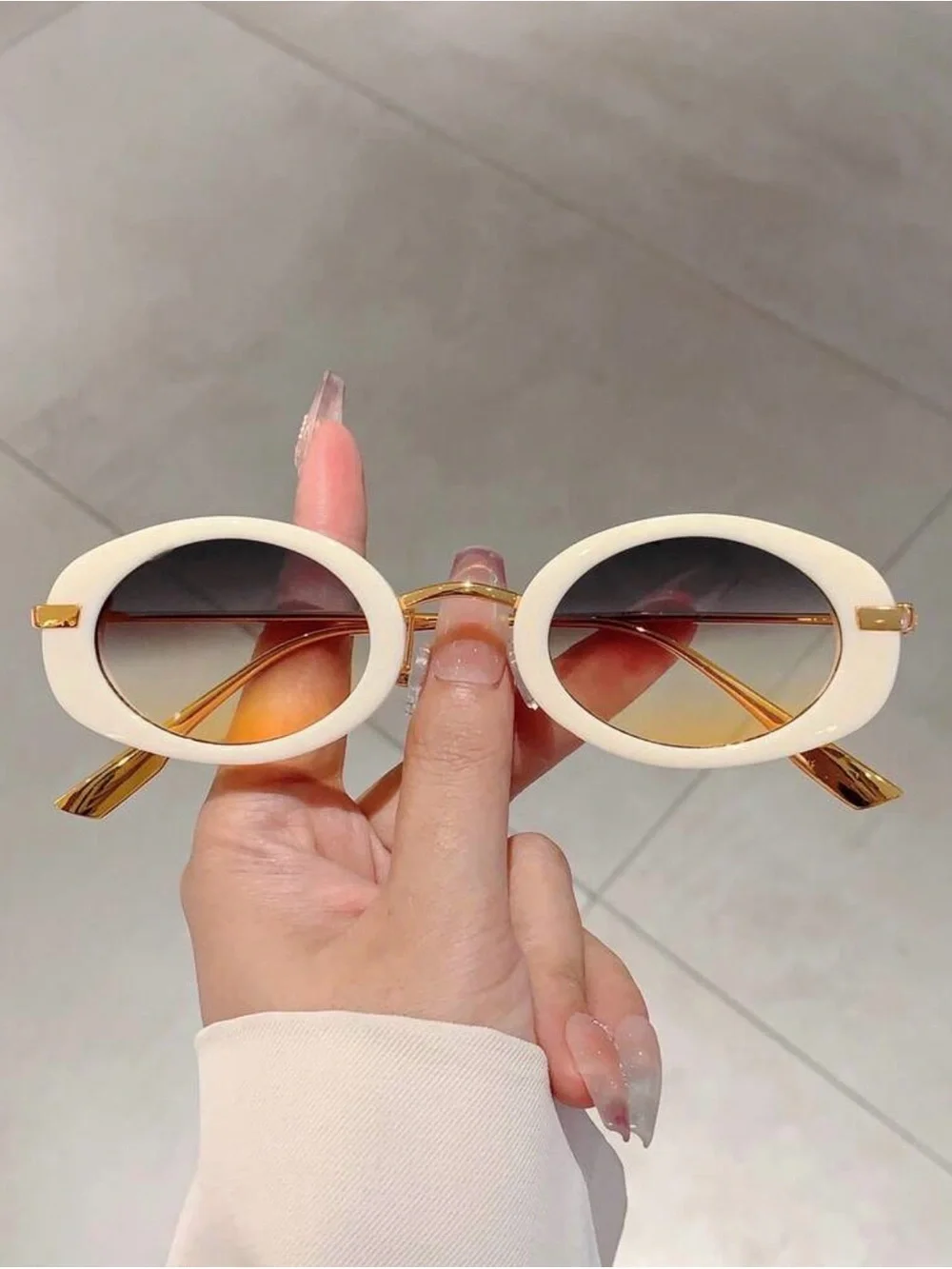 New Arrivals! Stylish Oval Cream Frame Sunglasses with Gradient Lenses